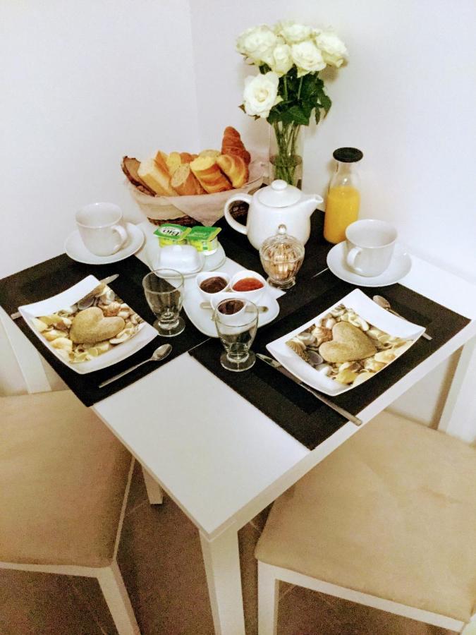 Les Sables Bed & Breakfast Santec Exterior photo